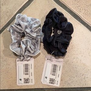 NWT Lululemon light locks scrunchie
